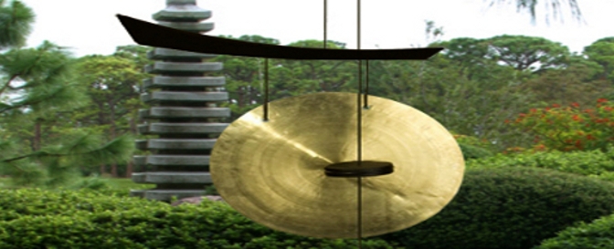 Koto Jazz: Japanese black emporer gong wind chime